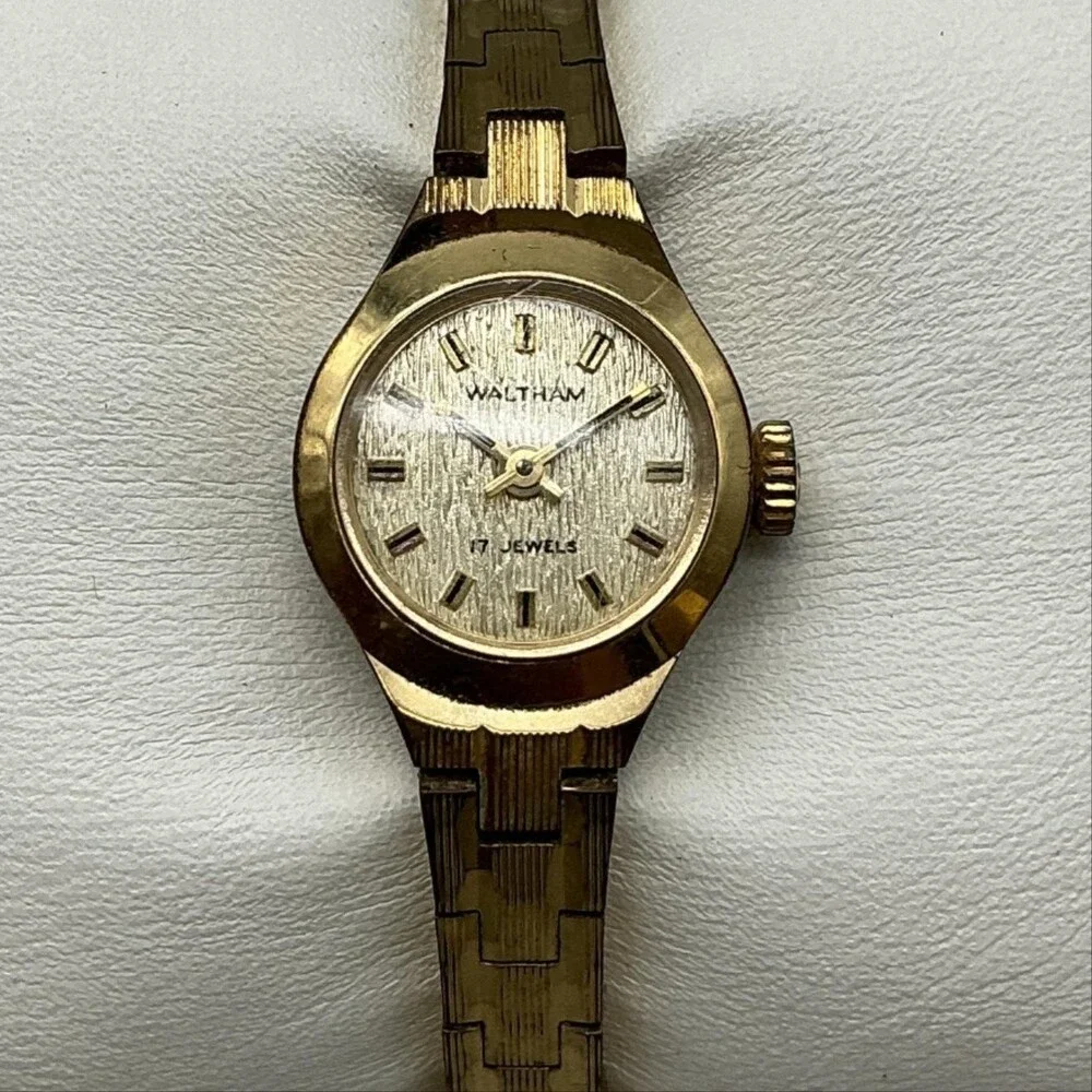 Vintage Waltham Womens Watch 17mm Champagne Dial Gold Tone Manual Wind 6.25
